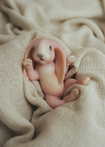 Изображение товара Фигурка коллекционная Magic Manufactory History Зайчонок (розовый)