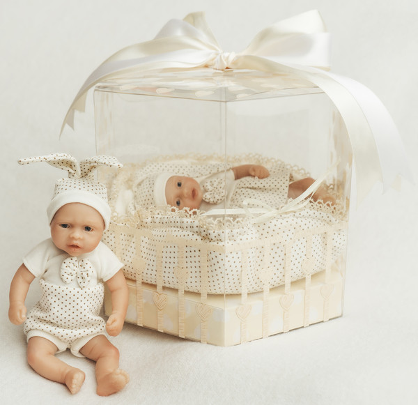 Изображение товара Пупс с аксессуарами Magic Manufactory Magic baby девочка 19см (бежевый)