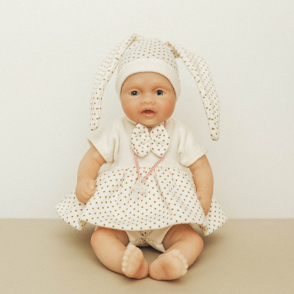 Изображение товара Пупс с аксессуарами Magic Manufactory Magic baby девочка 19см (бежевый)