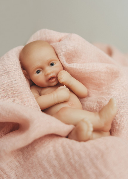 Изображение товара Пупс с аксессуарами Magic Manufactory Magic baby девочка 19см (бежевый)