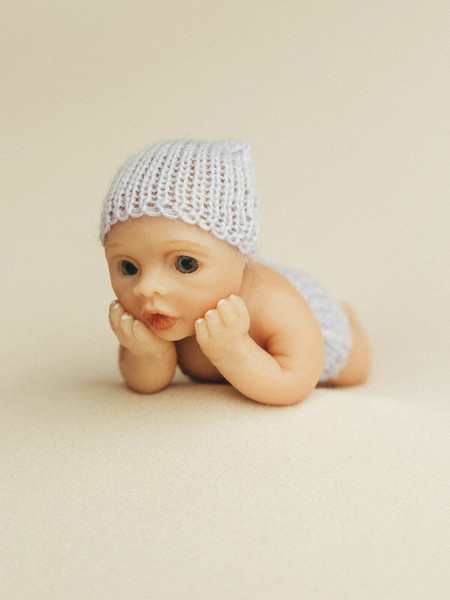 Изображение товара Пупс с аксессуарами Magic Manufactory Magic baby 12см (голубой)