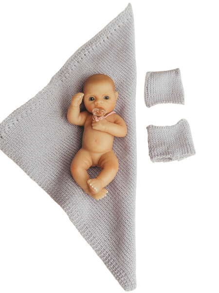 Изображение товара Пупс с аксессуарами Magic Manufactory Magic baby 12см (голубой)