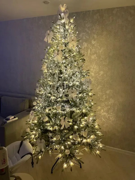 Изображение товара Ель искусственная National Tree Company Авелина с лампочками заснеженная 240см / Авл с ламп-240