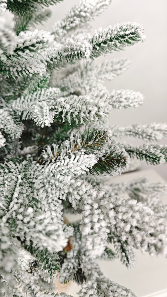 Изображение товара Ель искусственная National Tree Company Венера заснеженная 65см / ВНР/ЗСН-65