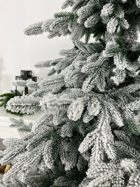Изображение товара Ель искусственная National Tree Company Рождественская Премиум заснеженная 250см / РД/ПР/ЗСН-250