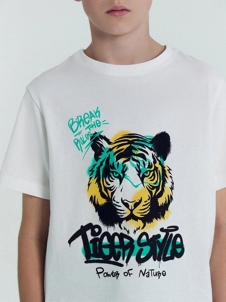 Изображение товара Комплект футболок детских Mark Formelle 113379-2 (р.122-60, белый/черно-белое граффити)