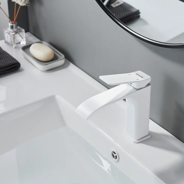 Изображение товара Смеситель Shevanik S4001C (белый)