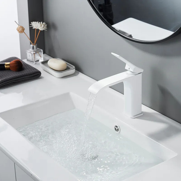 Изображение товара Смеситель Shevanik S4001C (белый)