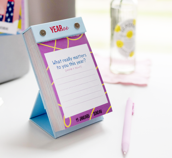 Изображение товара Календарь настольный Yearee 2026 год / 4816088500143 (английский язык)