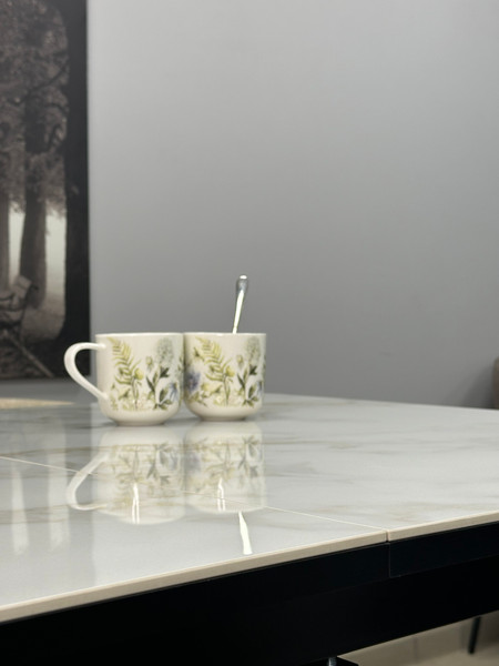 Изображение товара Обеденный стол Kenner DL1600 (черный/керамика мрамор белый глянец)