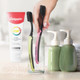 Миниатюра изображения товара Набор зубных щеток Colgate Шелковые нити с древесным углем (1шт+1шт)