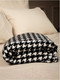 Миниатюра изображения товара Плед TexRepublic Absolute Flannel Гусиная лапка 200x220 / 44108 (черный/белый)