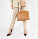 Миниатюра изображения товара Сумка David Jones 823-CM6718-BRW (коричневый)