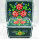 Миниатюра изображения товара Шкатулка Брестская Фабрика Сувениров В Оговском стиле с цветами на зеленом фоне / kuf01075