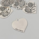 Миниатюра изображения товара Набор подвесок декоративных Арт Узор Ромашка в руке: Сердце / 10883616